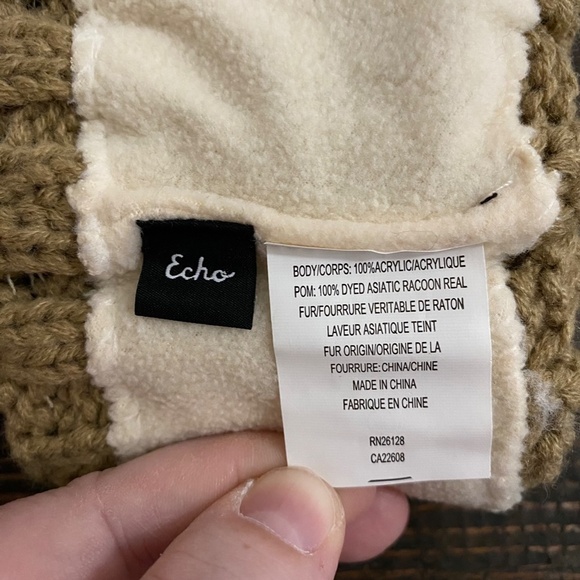 Echo New York Cable Knit Fur Pom Hat NWT OS - Picture 4 of 5